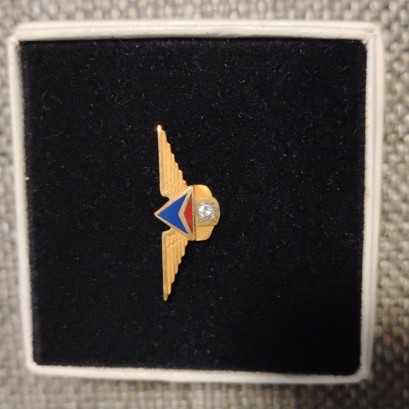 Other - Delta Airlines 20-Year Tie Tac